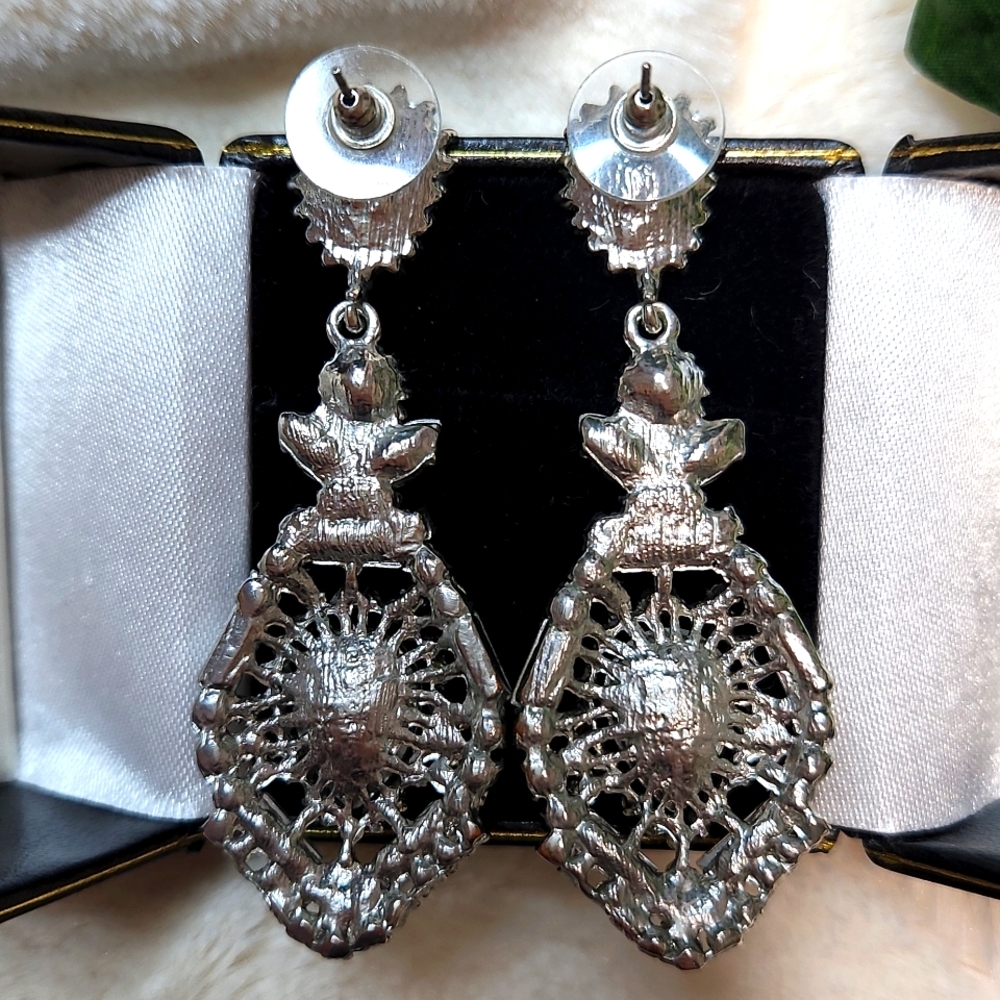 Vintage Style Crystal Dangle Bridal Fashion Earrings ~ EUC - Picture 5 of 5